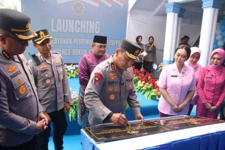 Dukung MBG, Kapolda Riau Resmikan Dapur SPPG Ke 7 Polres Rohul