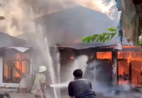 Jalan Cendrawasih Membara, Empat Rumah dan Enam Motor Ludes Dilalap Sijago Merah 